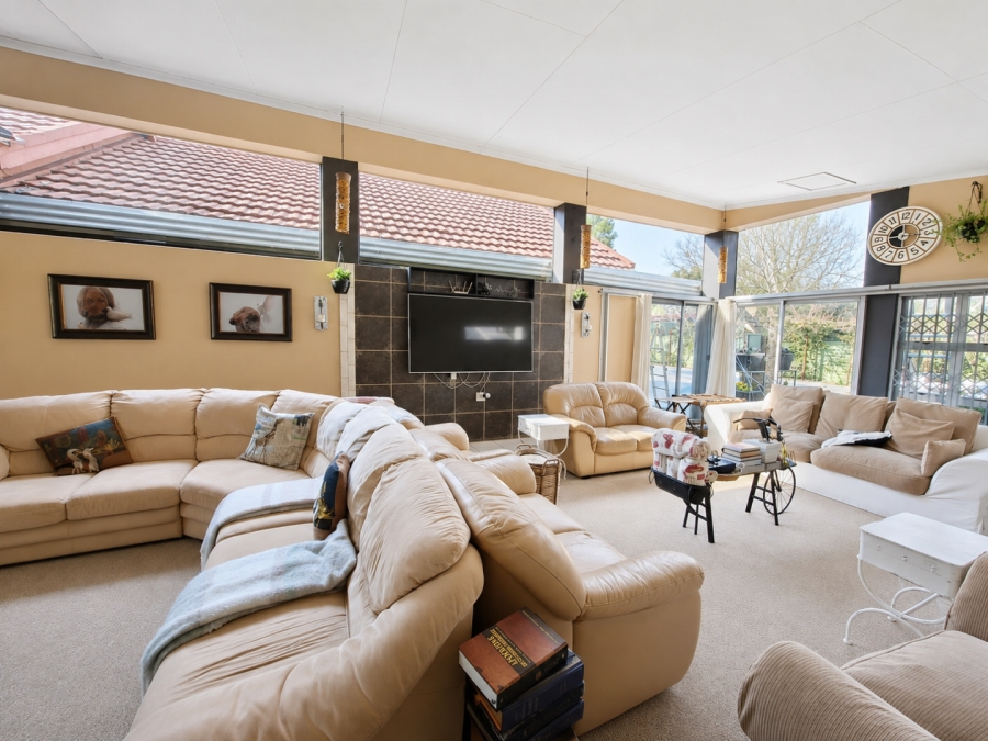 6 Bedroom Property for Sale in Delareyville North West